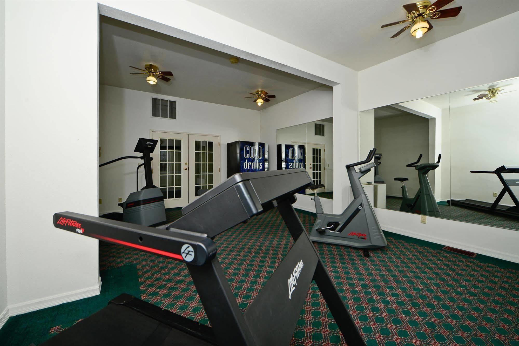 Days Inn And Suites By Wyndham Sikeston Facilities photo