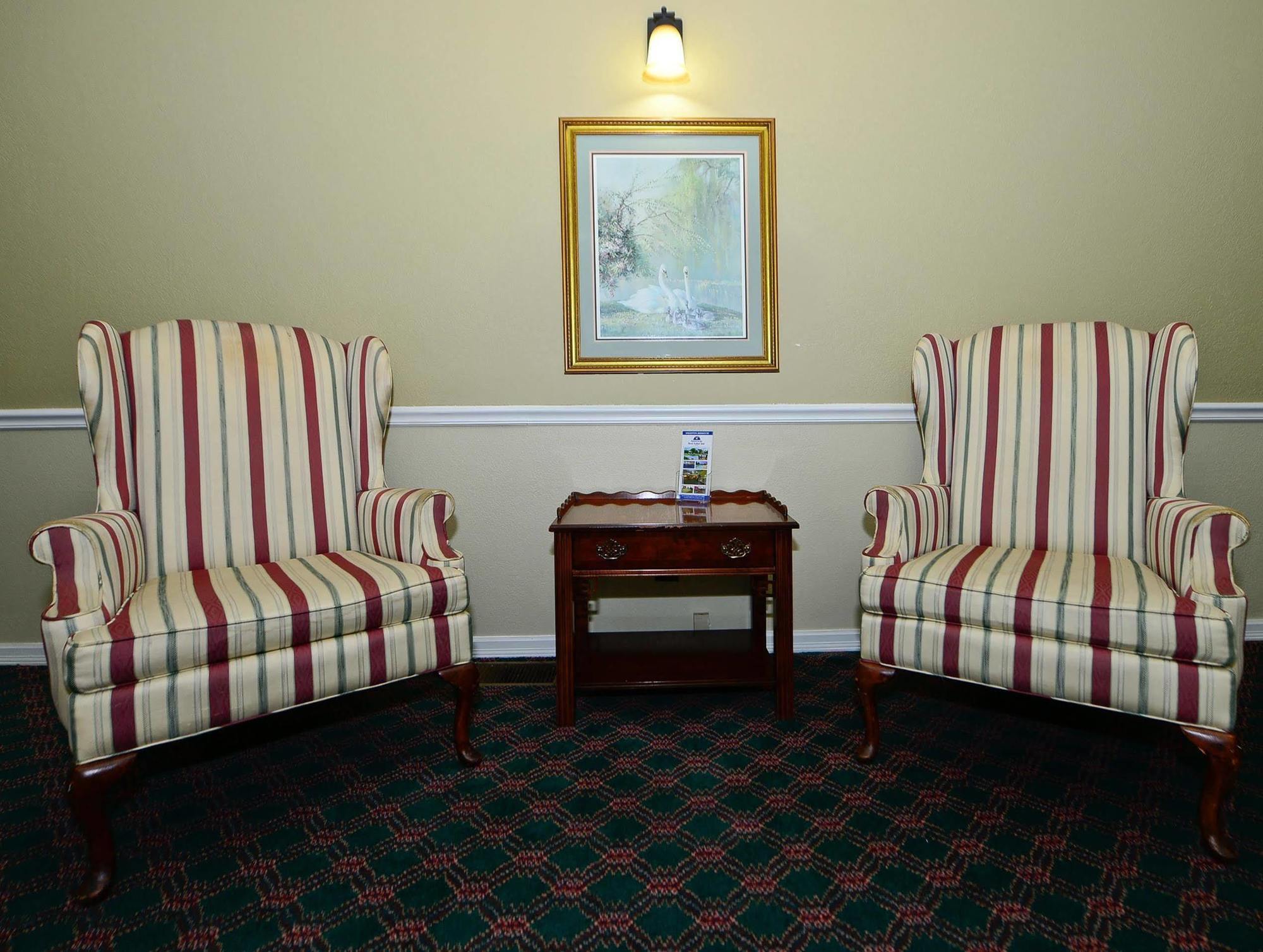 Days Inn And Suites By Wyndham Sikeston Business photo